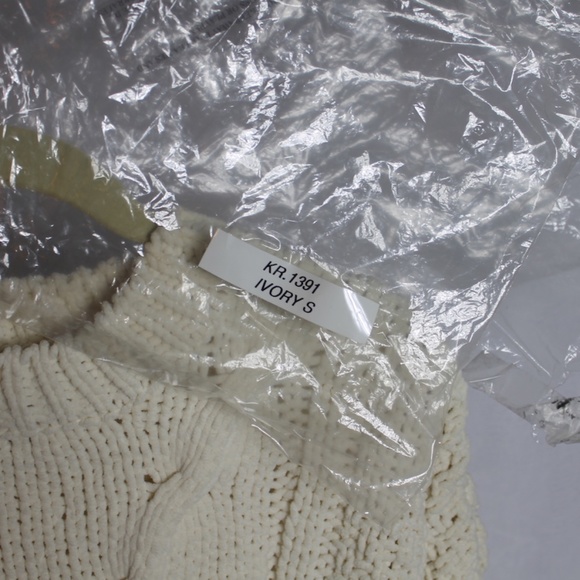 J.O.A. Ivory Cable Knit Sweater NWOT - Picture 5 of 5